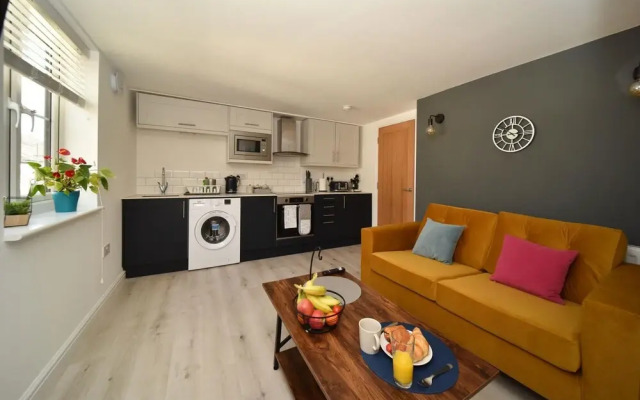 Bollin Suite - Chester Road Apartments by Premier Serviced Accommodation