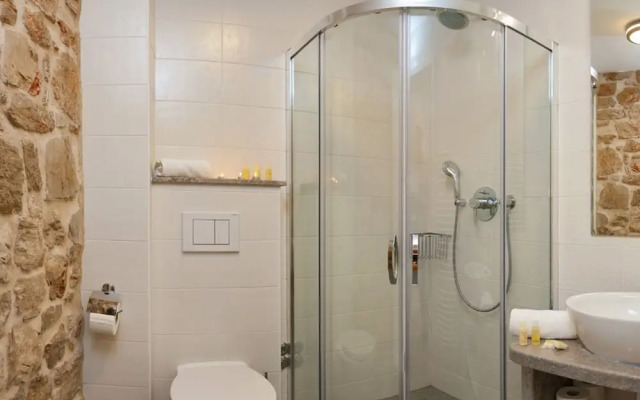 Sea-view Villa in Bol with Hot Tub, Sauna, Whirlpool