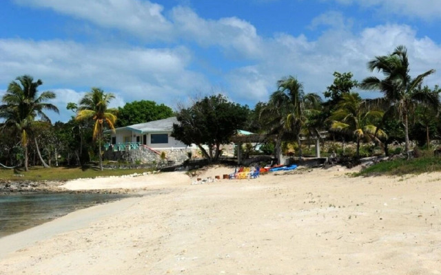 Pau Pau Beach Estate 5 Bedroom Home
