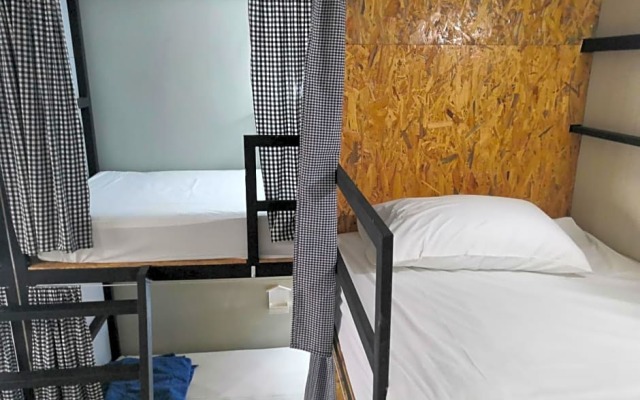Backpack Hostel Kohyaoyai