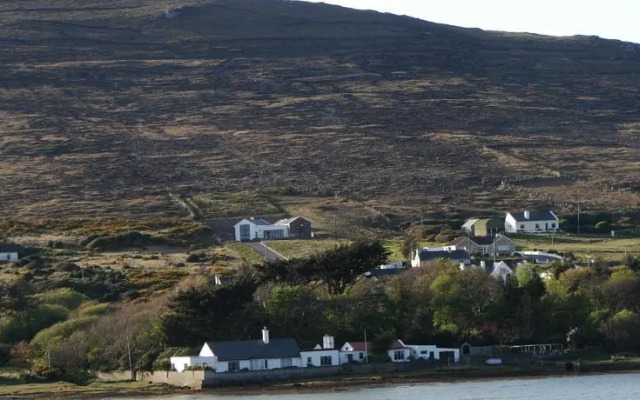 Bleanaskill Lodge & Achill Secret Garden