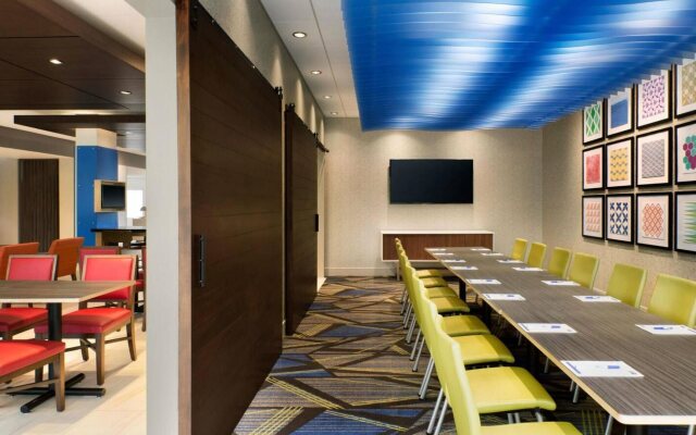 Holiday Inn Express Auburn Hills South by IHG