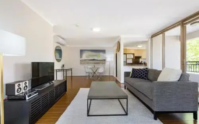 Woolloomooloo Self Contained Modern Apartment