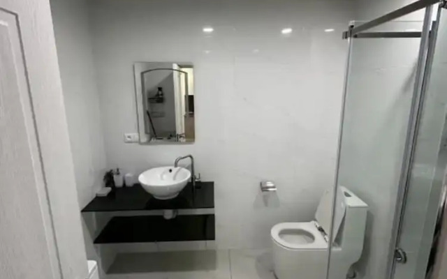 Spacious 1BR Pool & Sauna