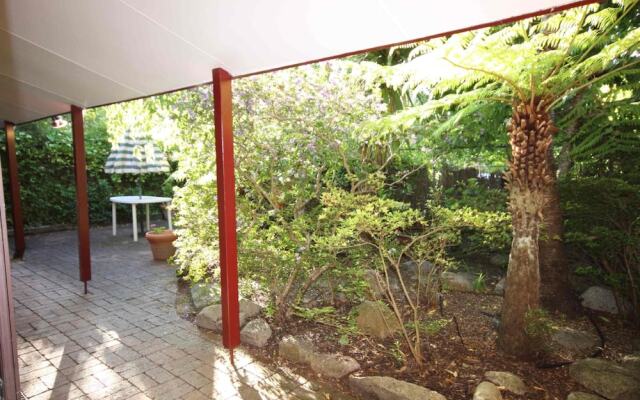 Rosella Retreat