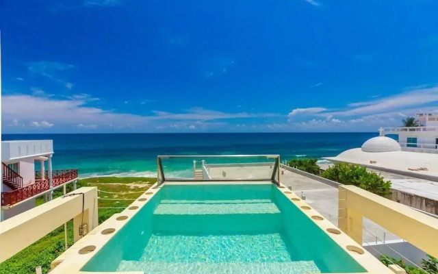 Esperanza Downstairs by Skyrun