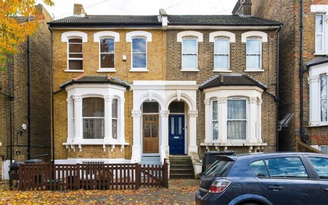 Huge Family Home in Sydenham Village