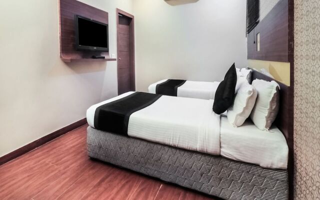 OYO 23254 Hotel Aqua