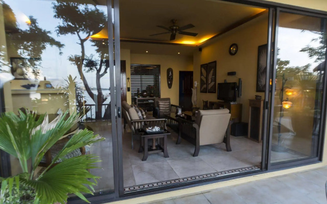 Palm Breeze Villa