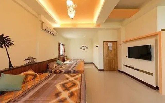 Round Bed