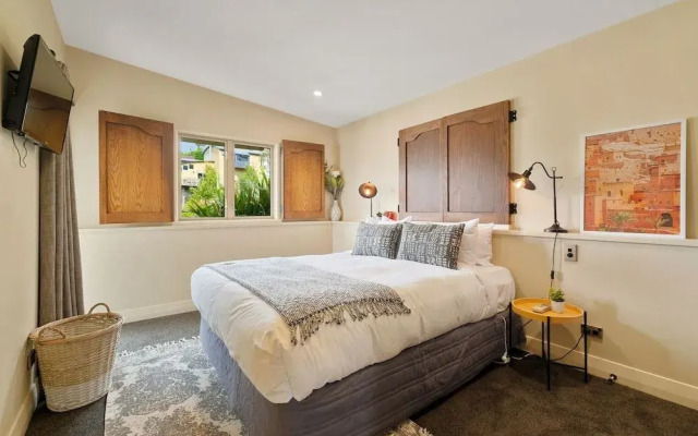 The Star of Queenstown Hill