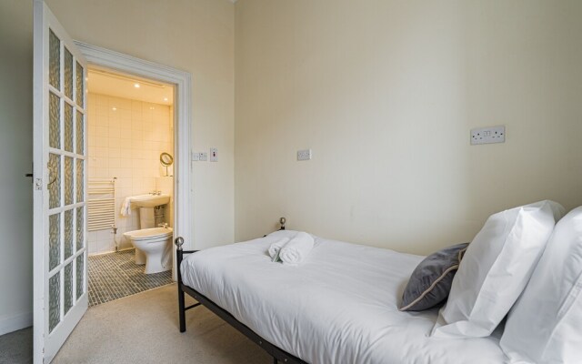 Spacious 3BR New Town Apartment