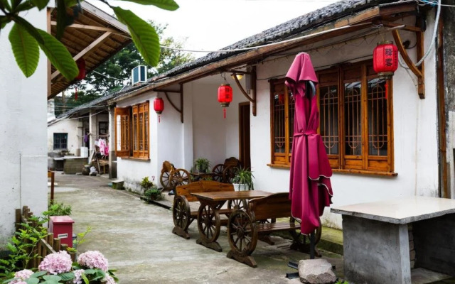 Yiyun South Lake Gallery Boutique Hotel