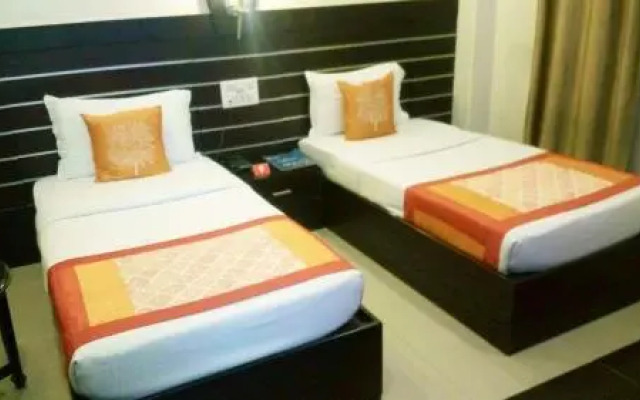 Hotel R R Inn
