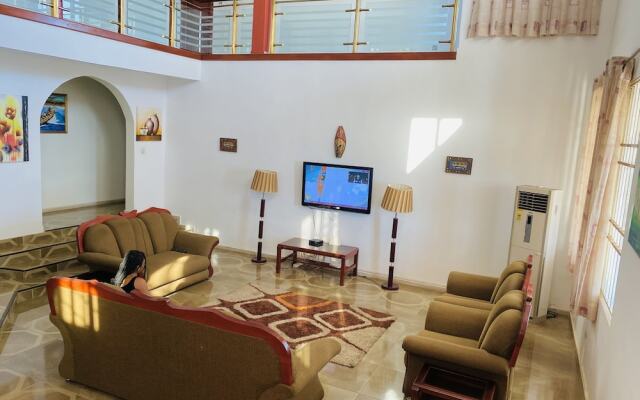 Luxurious Ten-Bedroom Lodge Apartment