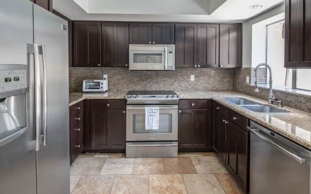 Sleek 2BR Townhome Old Town by WanderJaunt