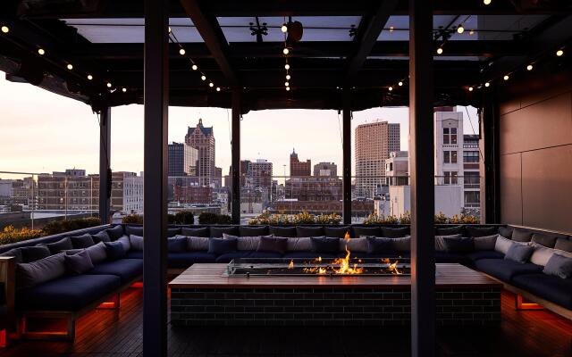 Kimpton Journeyman Hotel by IHG