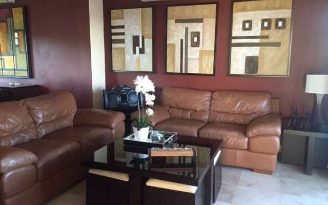 3 Bedroom House , 3 Pools & Gym home