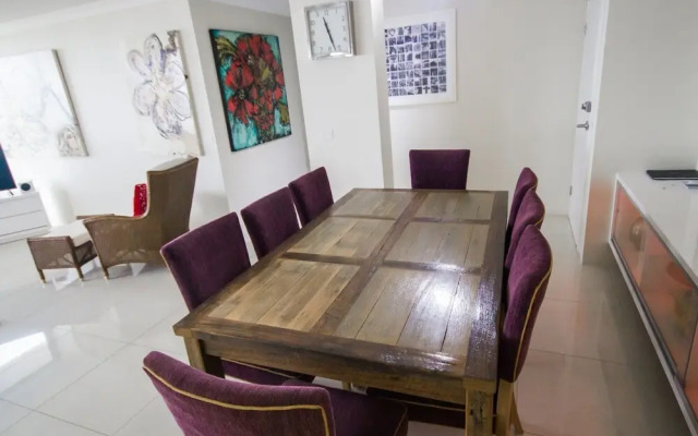 Albatross North Apartments