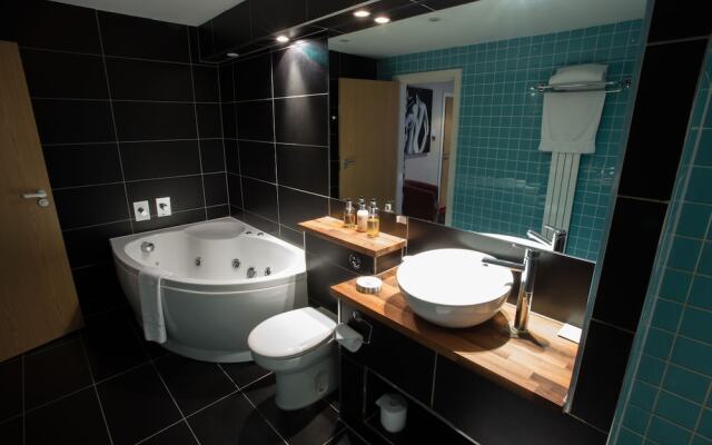 Waterside Boutique Hotel