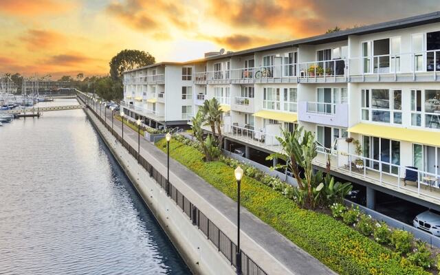 Marina Del Rey Waterfront Apartments