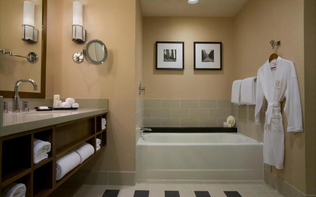 Caesars Windsor - A Caesars Rewards Destination