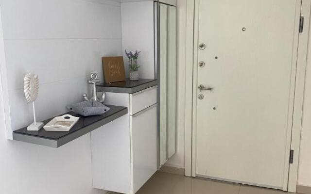 4 N Suite 2