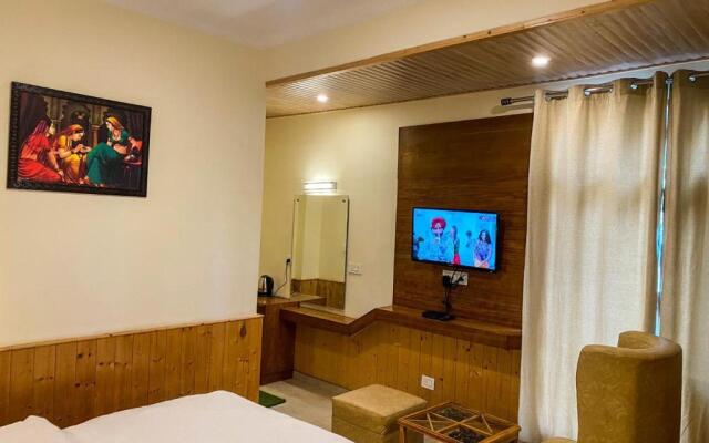 Hotel Grand Oasis Manali