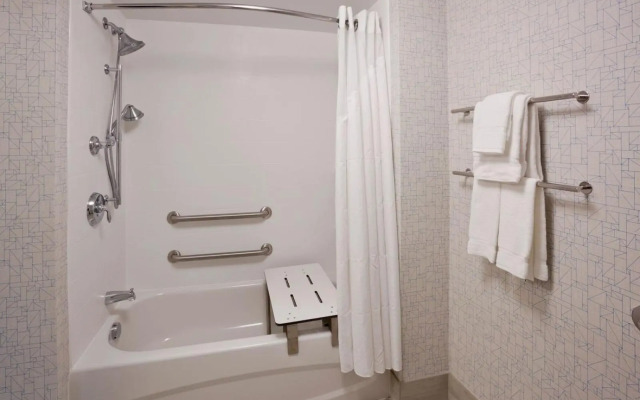 Holiday Inn Express Roseville-St. Paul by IHG