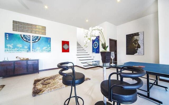 Villa Hin Fa 8 Bed Seaviews in Extensive Modern Grandeur