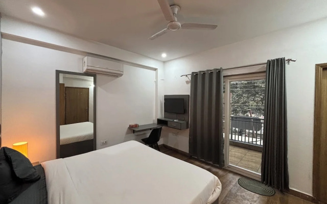 Housr Sector 43 Gurgaon Paras Hospital