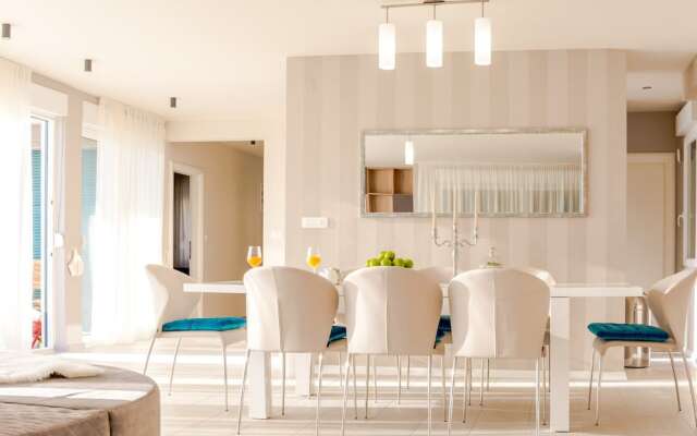 Luxury Villa White Velvet with Pool