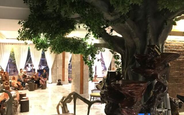 Relais Holiday Hotel Mohan Port
