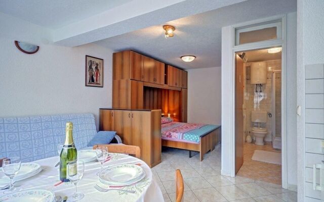 Apartment 43
