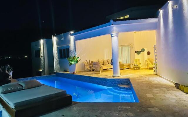 Playa Laguna 65 5 bedroom Villa