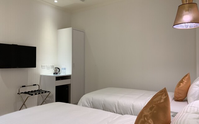 Joy Hotel