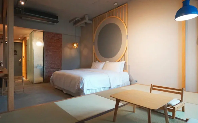 Thinker Hotel