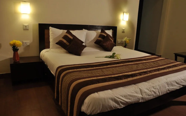 Golden Palm Suites