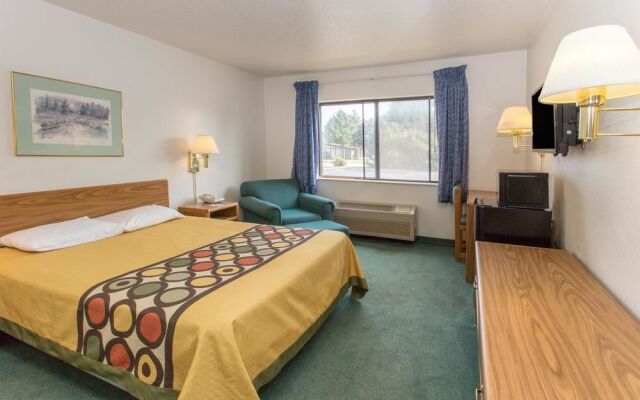 Super 8 Motel - Racine