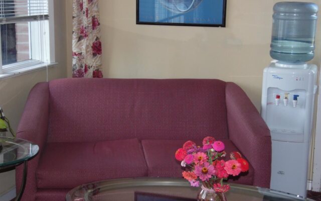 Deluxe Inn Georgetown