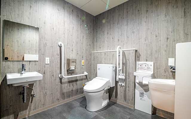 Wise Owl Hostels River Tokyo