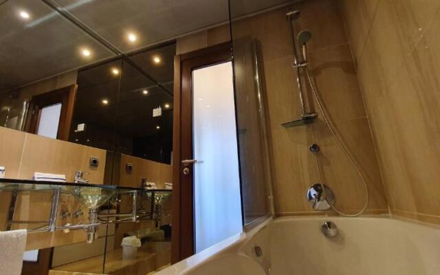 Luxury Beach Front Penthouse with own pool.BP9
