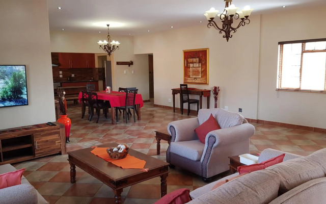 Hornbills Rest Country Home