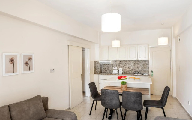 Stephanos Hotel Apts