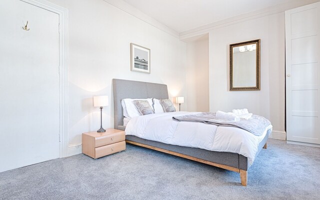 Swansea Town House - 5 min to City Ctre