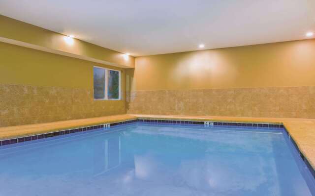 La Quinta Inn & Suites by Wyndham Atlanta-Union City