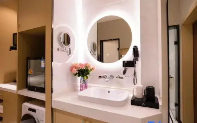 Yixinchengju Service Apartment (Luoyang Municipal Government Quanshun 186)
