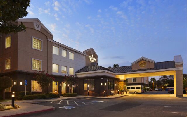 Country Inn & Suites by Radisson, San Jose International Airport, CA