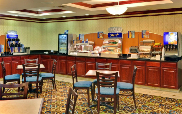 Holiday Inn Express & Suites Dewitt (Syracuse) by IHG