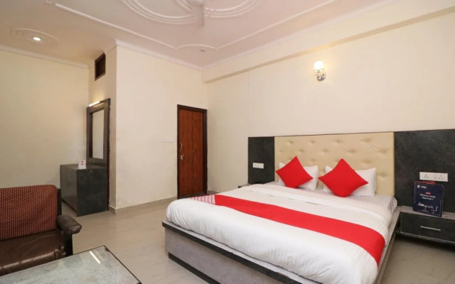 Hotel Raj Palace By OYO Rooms